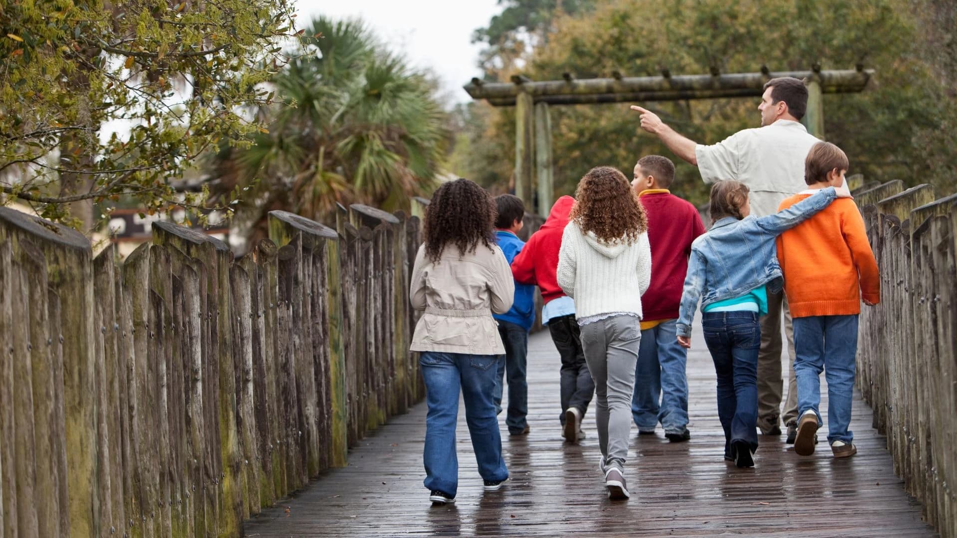 A class field trip group visiting an educational travel destination
