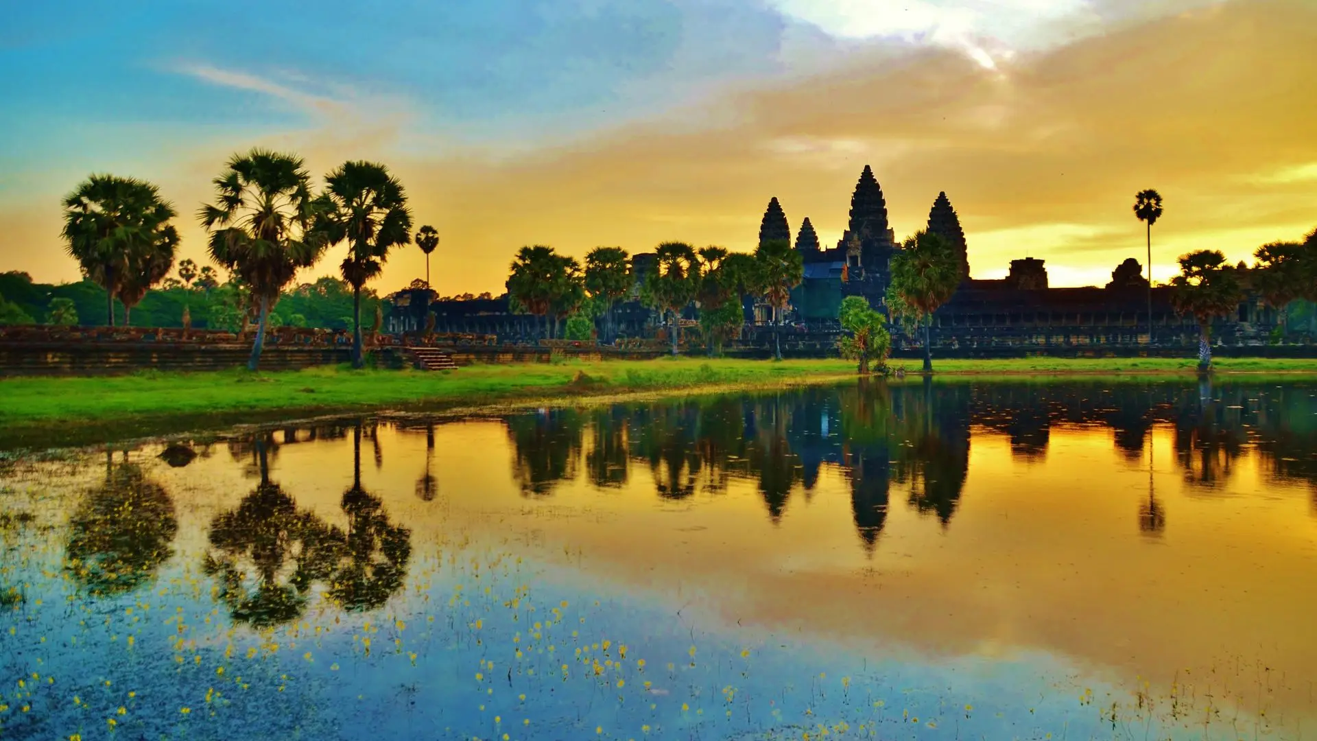 The Angkor Wat temple complex at dawn, Siem Reap