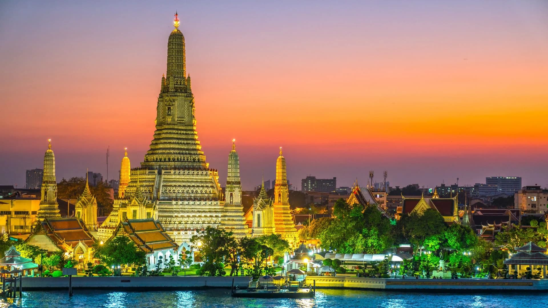 Wat Arun at night, Bangkok, Thailand